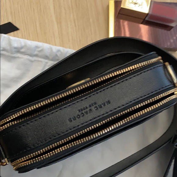 Marc Jacobs all black snapshot - Picture 3 of 3